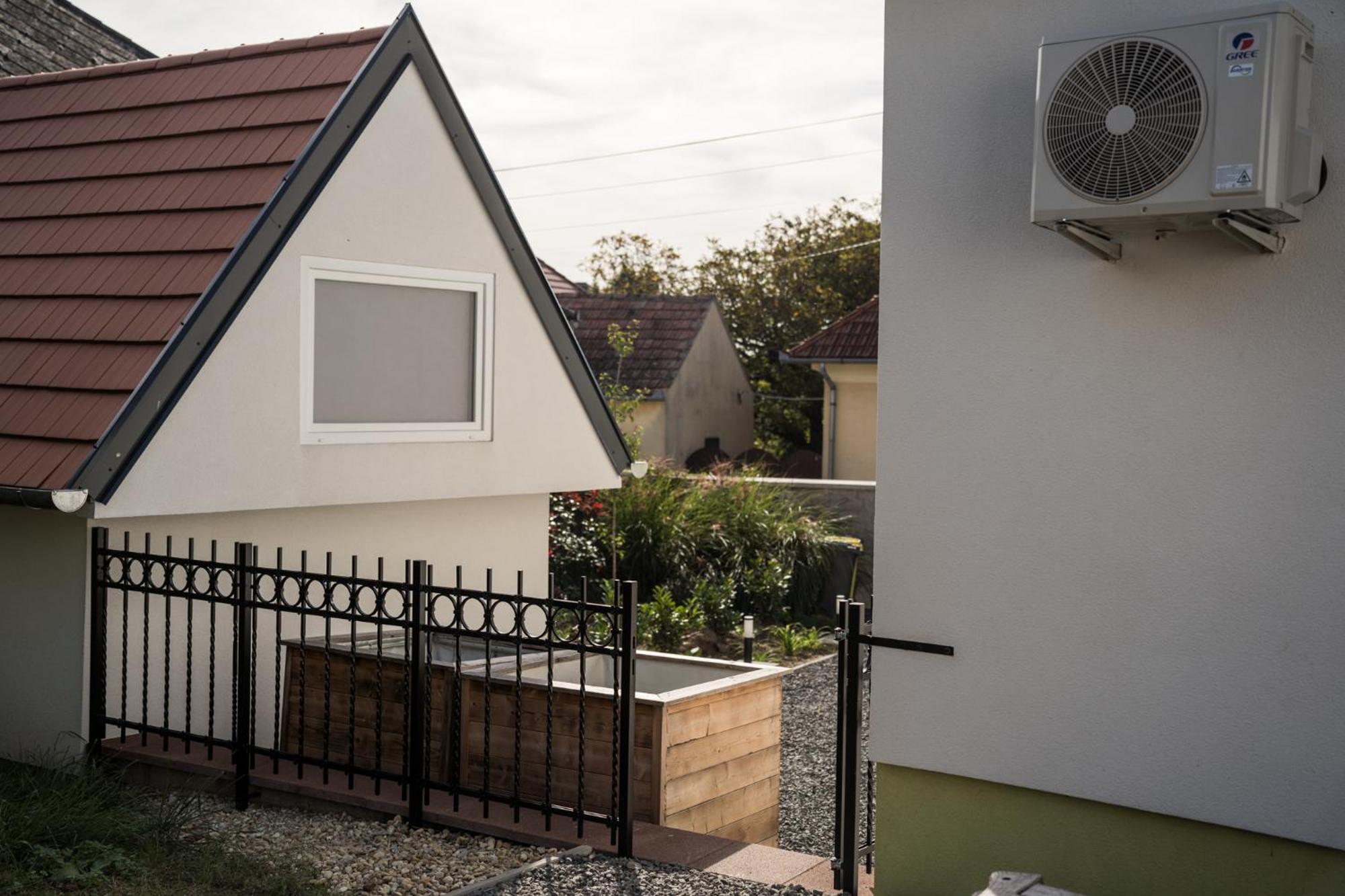 Csipesz_Vendeghaz Appartement Sümeg Buitenkant foto